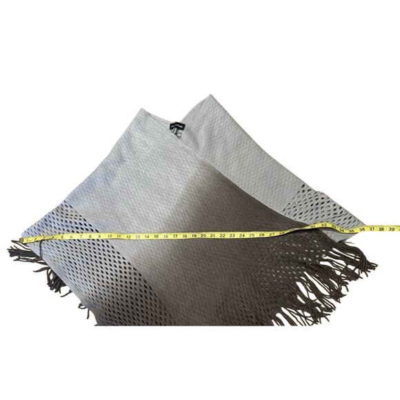 Fashion Fuse Women's Small Grey Poncho fringe Acrylic Gray casual cozy soft boho - Picture 5 of 5